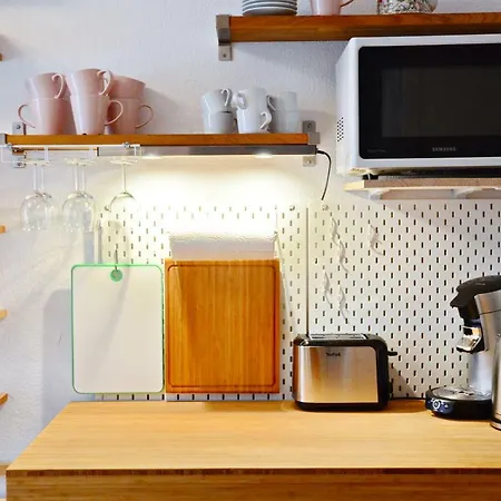 Quatre Chaises Apartment *